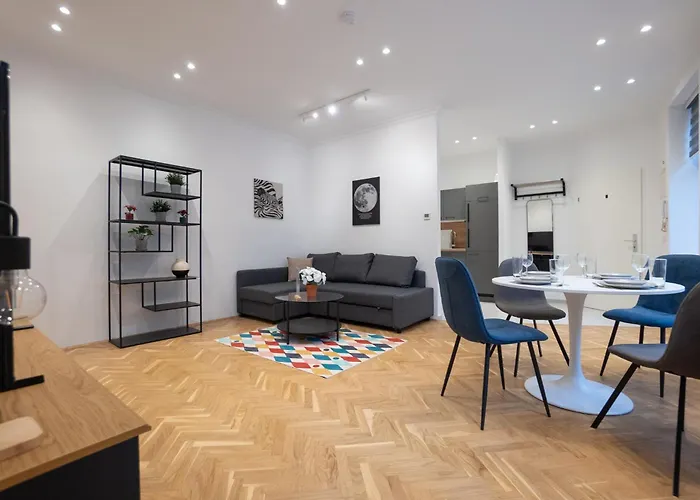Διαμέρισμα Cozy Getaway With Balcony